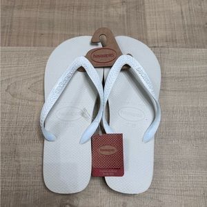 NWT Havaianas Top Sandal in White, woman’s size 9